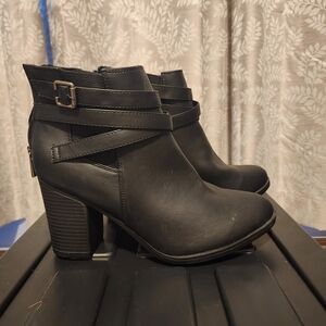 Dream Pairs Women’s Black Ankle Boots with Strap Detail